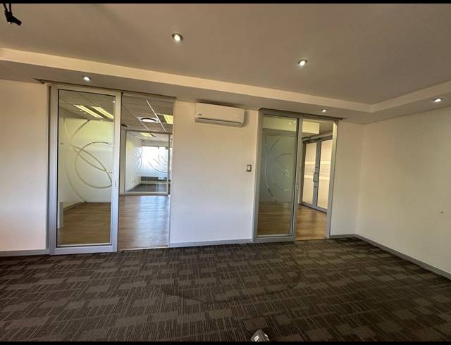 313M² OFFICE TO LET IN WOODMEAD